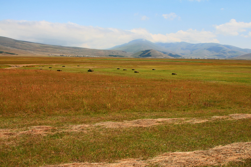 Clouds above Lesser Caucasus. Zuygaghbyur at the left, Musayelyan at the right