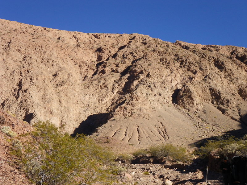 Otra vista de la montaña donde está la CF - Another view of the mountain where the CF laid