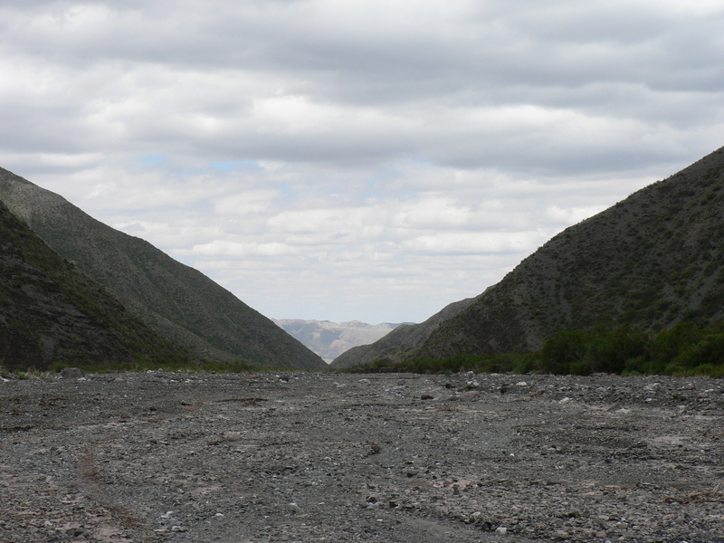 La hermosa quebrada del río Cortaderas - Beatiful ravine of the Cortadera river