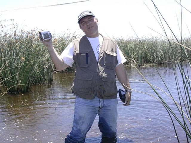 En la zona de la confluencia con el agua en las rodillas - In the confluence with the water over our knees