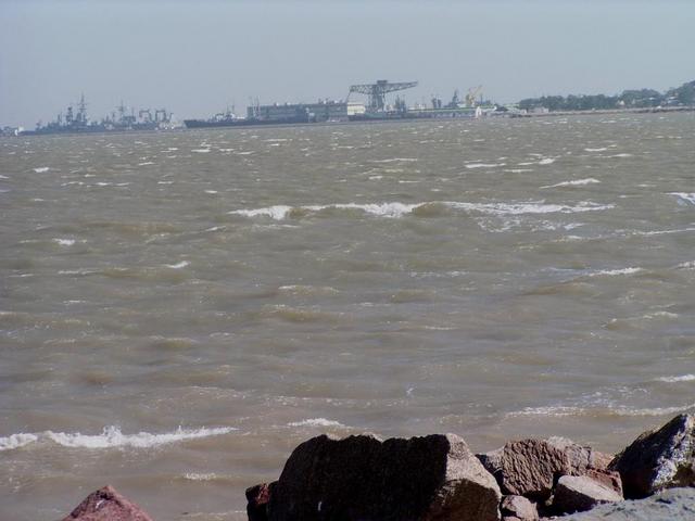 strong gale winds over the Bahia Blanca and Puerto Belgrano