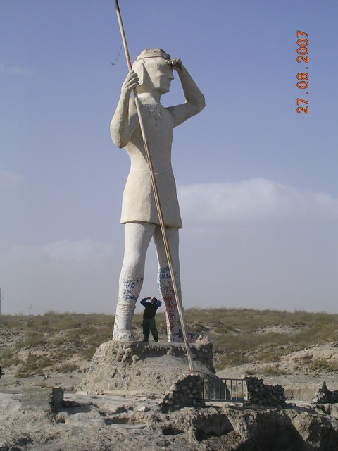 Monumento del Indio Comahue - Memorial of Indio Comahue