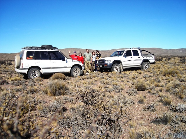 La confluencia esta entre las chatas - Confluence between the trucks