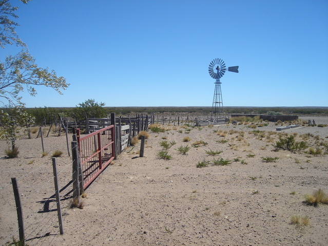 Molino cercano a la confluencia - Windmill near of the confluence