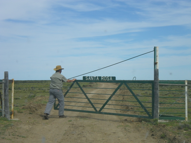 Tranquera ingreso a Santa Rosa - Gate to enter to Santa Rosa