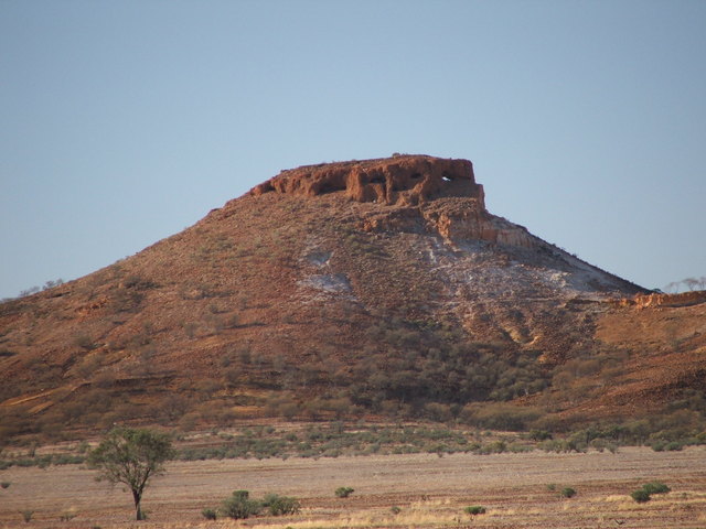 Mt Henderson pointer sign