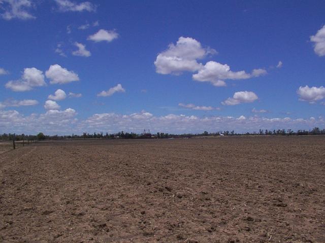 Main view - south with feedlot silos visible