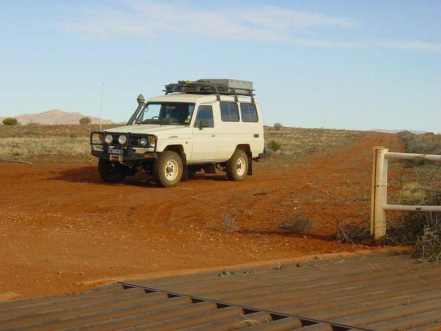 A fence track led us 400 m short of confluence