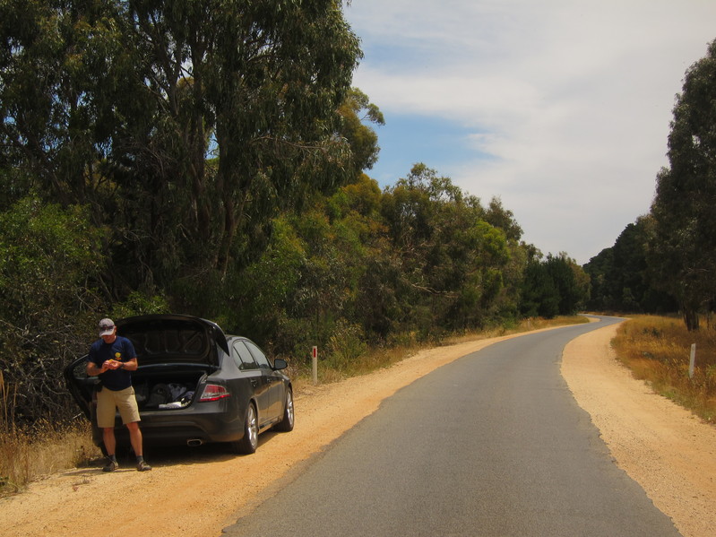 Car parked on the verge near the confluence point