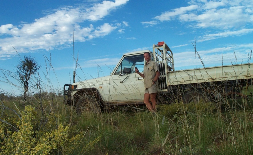 The photographer parked on 20°S 129°E (looking north-west)