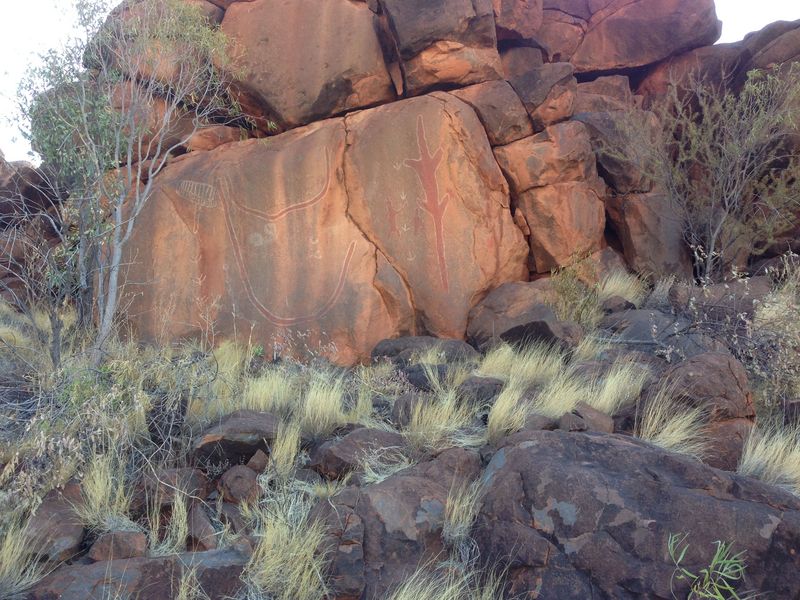 Ochre paintings near confluence