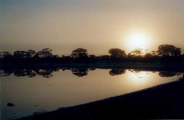 Dawn - near Ski Lake turn-off, 43km to go.