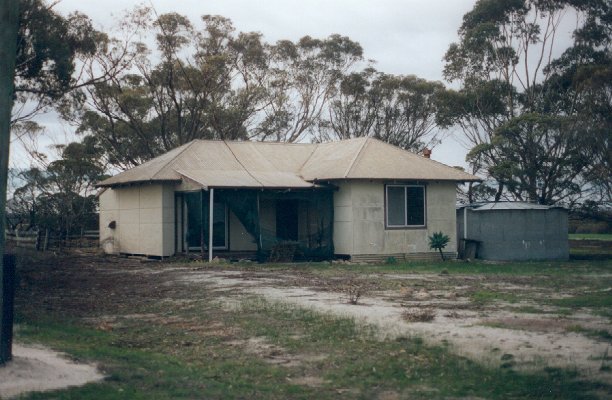 Abandoned farmhouse - nobody around to ask permission of..