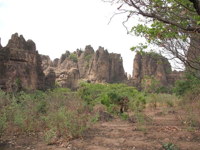 Sindou Peaks