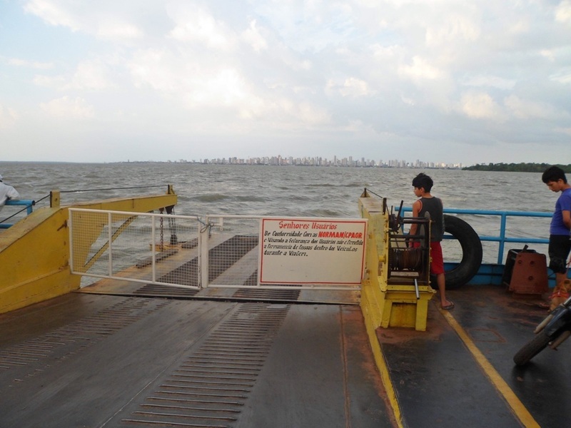 Voltando para Belém de balsa - coming back to Belém by ferry