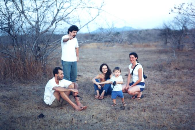 From left to right, in front of the eastern view, Fabio, Tófoli, Flavia, Mateus with the GPS, Cristina