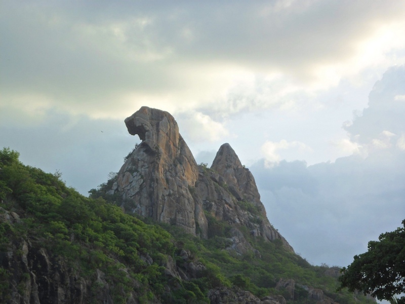 Pedra da Galinha Choca em Quixadá - Broody Hen Stone in Quixadá