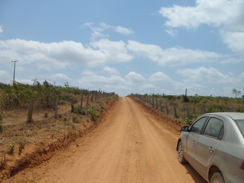 Estrada que dá acesso à confluência - road that goes to the confluence