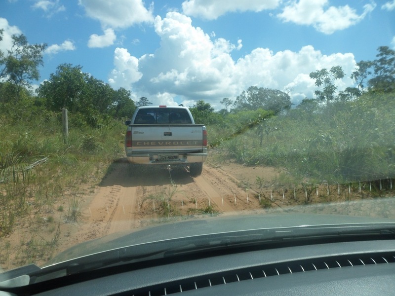 Sendo rebocado pela caminhonete - Being towed by the pickup truck