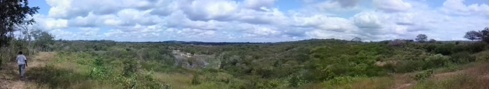 Vista panarômica Norte da confluencia. Panoramic view to north