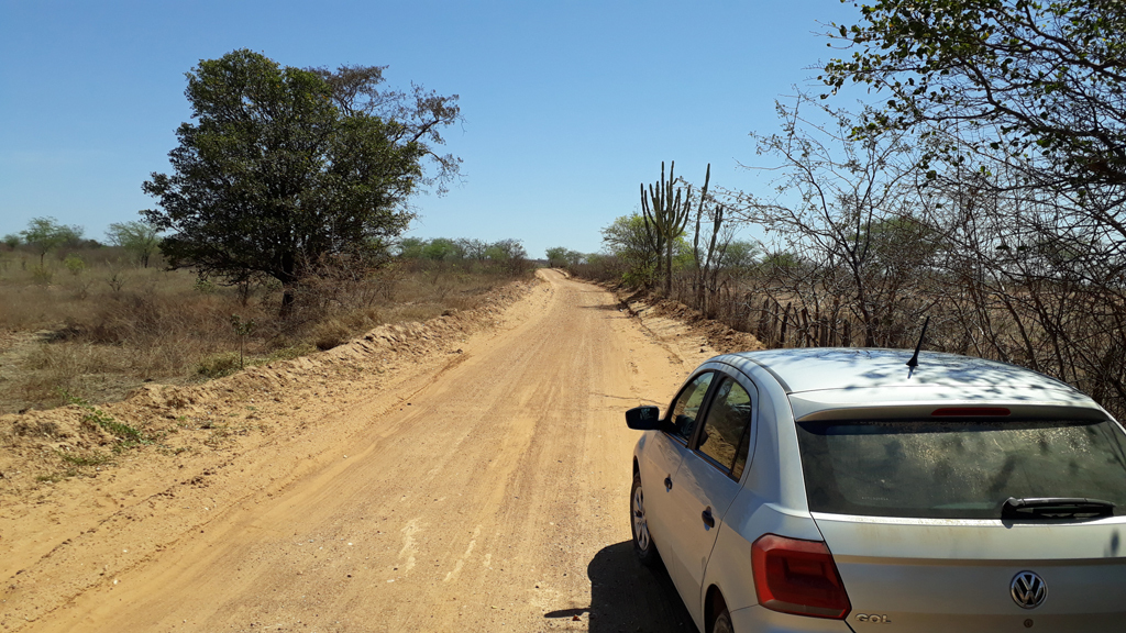 Estrada que dá acesso à confluência - road that access the confluence