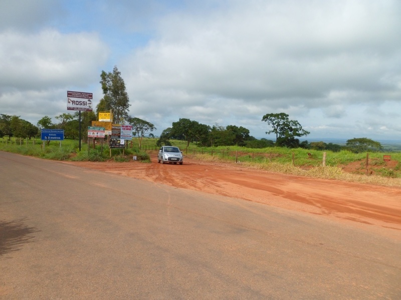 Início da estrada de terra - beginning of dirt road