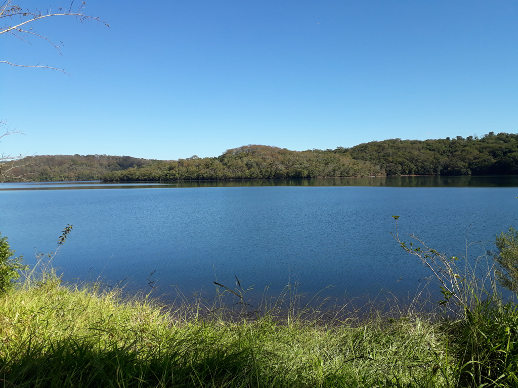 Visão oeste e confluência 48 metros adiante, dentro da represa - west view and confluence 48 meters ahead, inside the dam