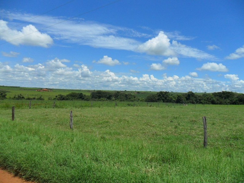 Visão oeste - west view