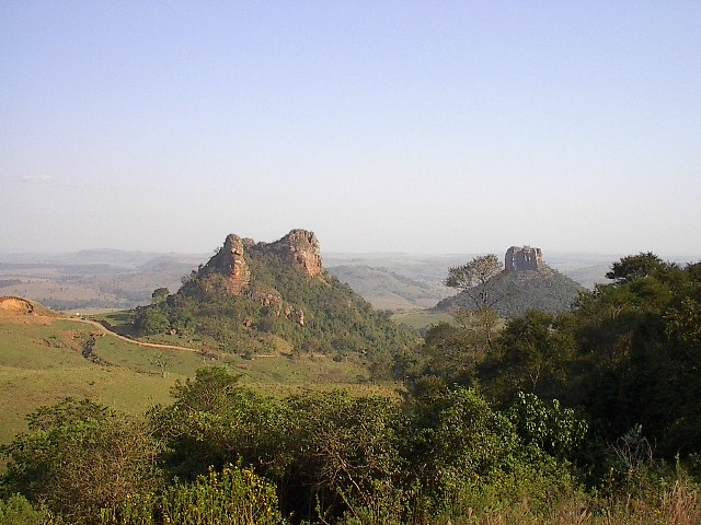 Cuscuzeiro and Morro do Camelo, "witness mountains" on our way to the confluence.