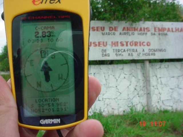 Na placa do museu At the gate to the museum