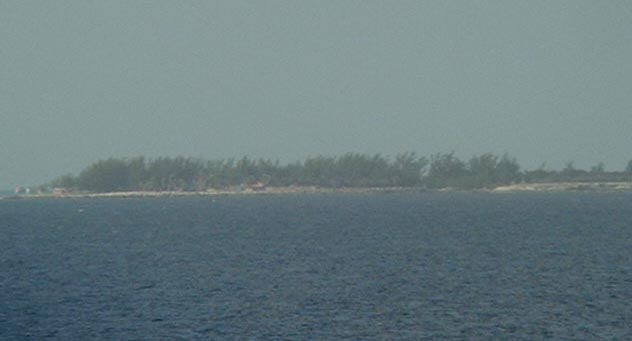 Closer approach to Little Stirrup Cay