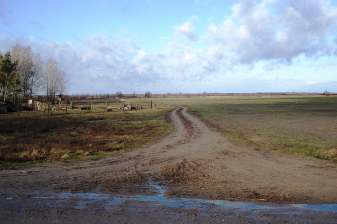 Road to point from Vulka Malaya village