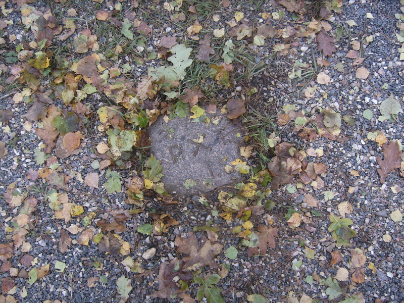 Vermessungspunkt des Struve-Bogens bei Tupishki - Station point of the Struve Geodetic Arc near Tupishki