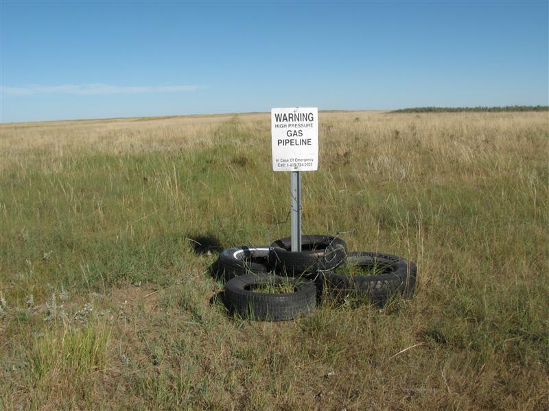 Warning - Gas Pipeline.  A common sight in this area.