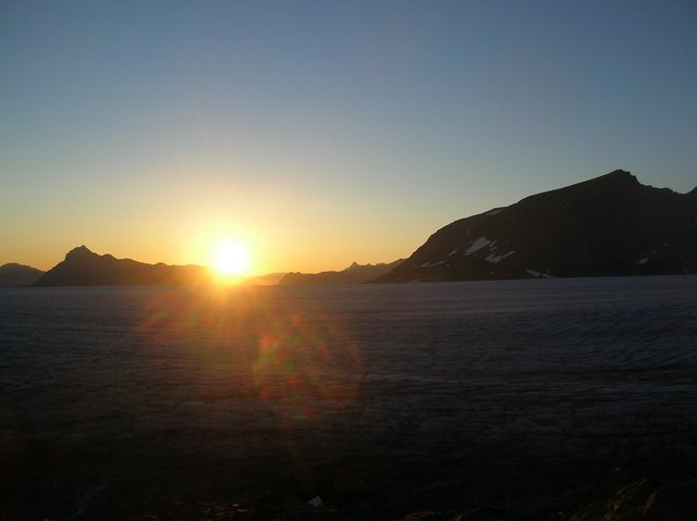 Sunrise and "Red Mountain" the confluence point is somewhere on the mountain