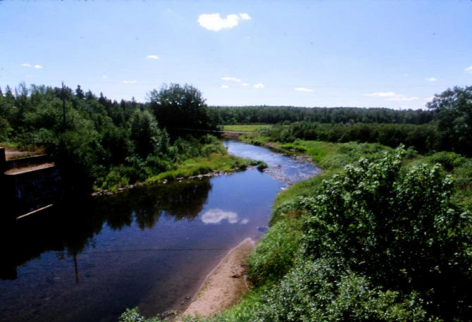 This stream may provide an alternate route to the confluence.