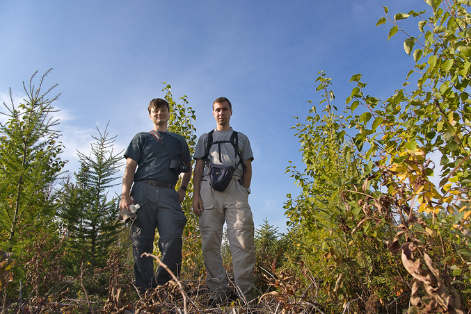 Victor and Artem at the confluence (50 N 85 W)