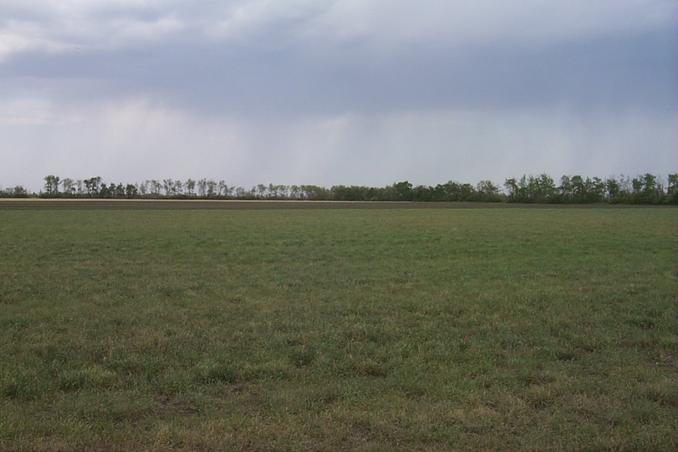 Overview to the north looking towards the confluence in the center of the picture.