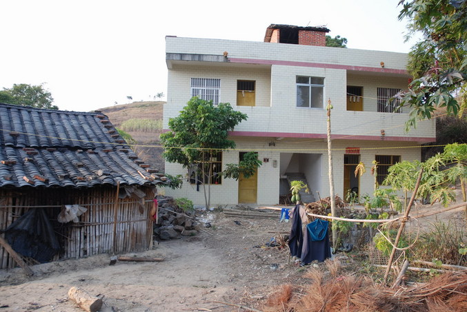 The nearest house from the Confluence Point - 45 meters away