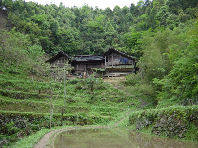 Impressive farmhouse 100 metres downstream from the confluence