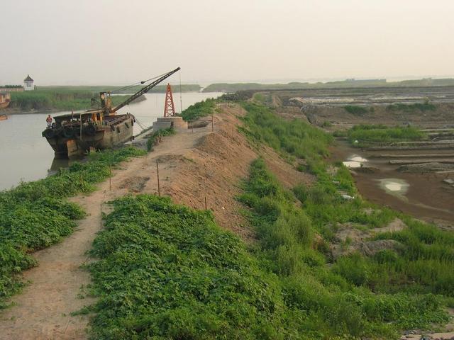 600 meters towards the confluence