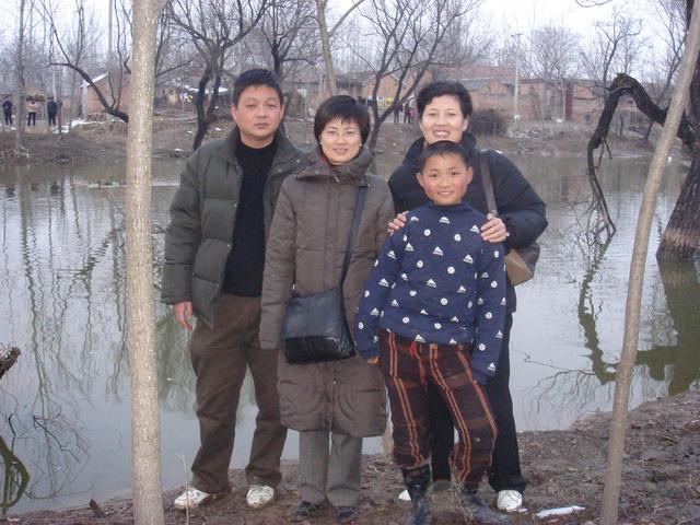 Hunting party with a village boy at the south shore of the pond