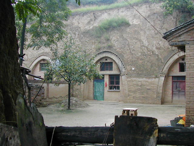 Cave homes nearby the confluence point.  Cool in the summer and warm in the winter, the ideal earth-sheltered house