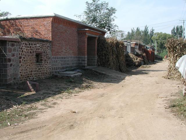 General area - in the middle of the He-Guan-Tun village