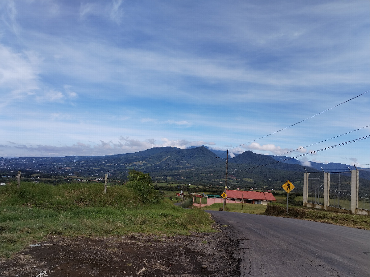 Hermosa vista cerca del lugar. Nice area view