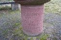 #9: Confluence monument - detail