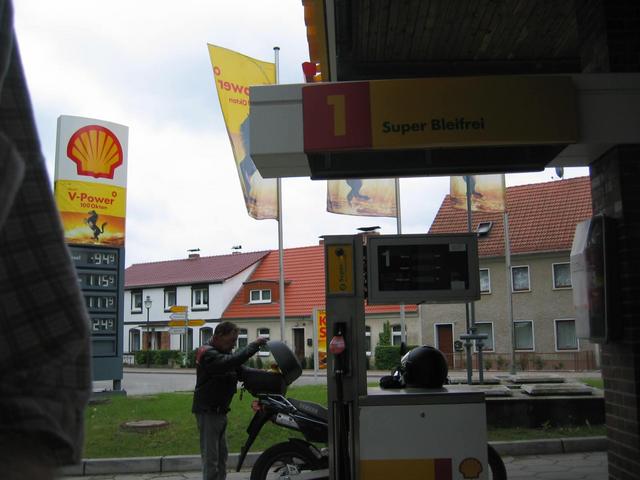 First people I met (gas station in Lindow)