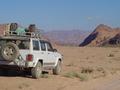 #5: Jeep with the magnificent view from the top of Wādiy Labwa