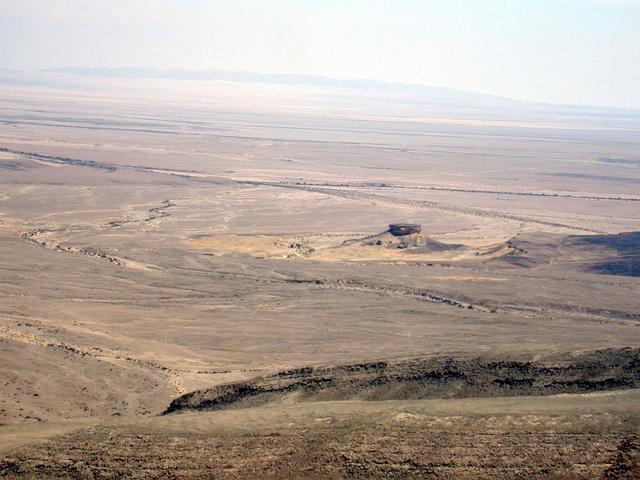 An overview 5 km southwest of the DC from atop the escarpment