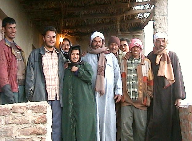 Local family living opposite the rickety bridge and about 700 m from the Confluence.